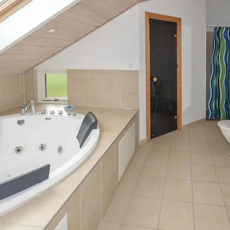 Four-bedroom Holiday In Casa vacanze *